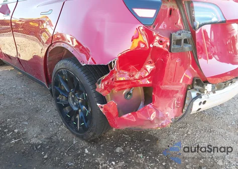 2022 Tesla Model Y Long Range Dual Motor All-Wheel Drive z USA, uszkodzony, nr VIN 7SAYGDEE9NF381482